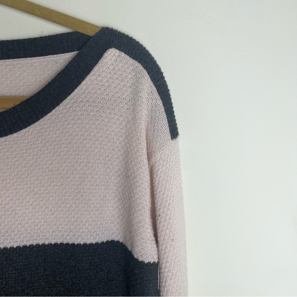 Vince Camuto Color Block Crew Neck Long Sleeve Top - Picture 4 of 8